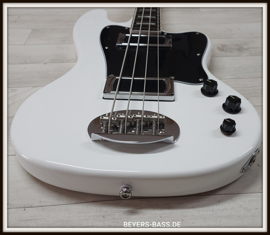 Lakland Skyline Decade, White Gloss